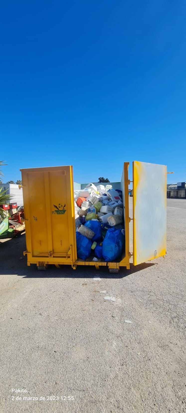 Una nueva recogida de envases de uso agrícola profesional ha tenido lugar esta mañana en Chipiona