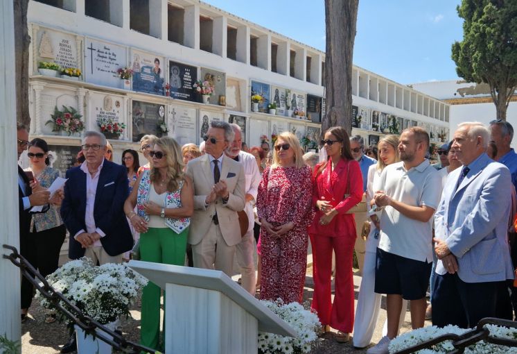 RJ La Más Grande celebró el pasado sábado el Día Internacional de Rocío Jurado con una misa y visita al mausoleo de la artista