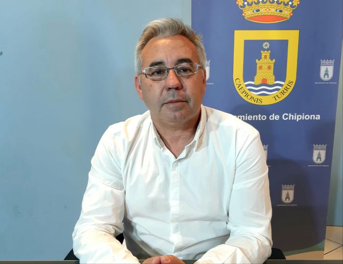 Pepe Mellado anuncia un refuerzo con dos conductores y diez peones en la empresa Caepionis para la limpieza viaria en verano