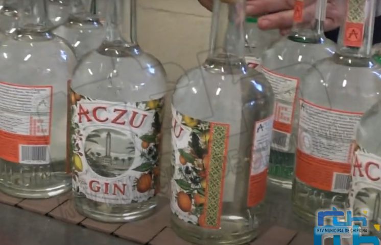 La imagen del Faro de Chipiona recorre el mundo con la nueva ginebra  Aczu Gin de Destilerías Galafate