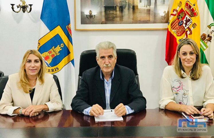 Inmaculada Olivero ha visitado hoy Chipiona para conocer las demandas de Chipiona en materia de Economía, Fondos Europeos y Política Industrial y Energía